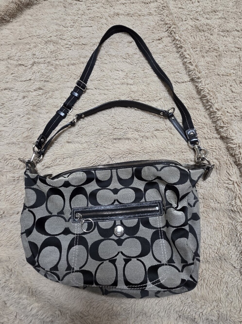 Signature Pattern Black and Gray Shoulder Bag B1069-F14870